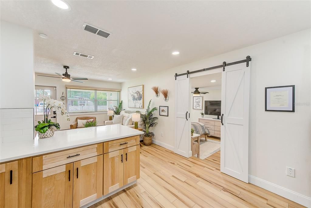 For Sale: $425,000 (3 beds, 2 baths, 1041 Square Feet)