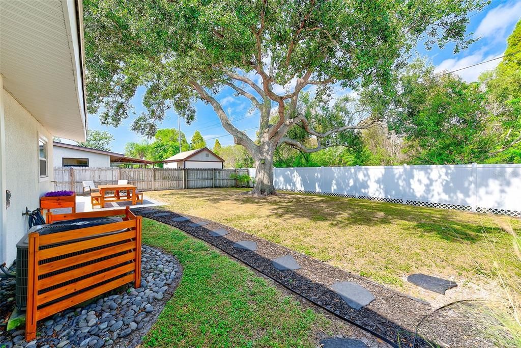 For Sale: $425,000 (3 beds, 2 baths, 1041 Square Feet)