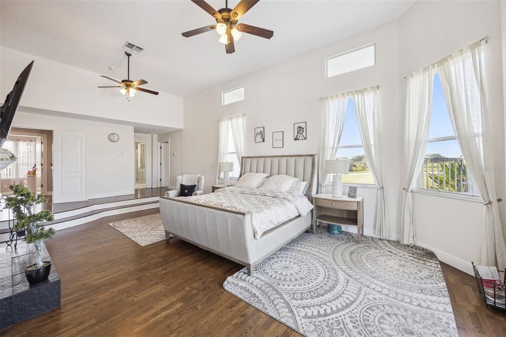 For Sale: $2,079,000 (5 beds, 5 baths, 6400 Square Feet)