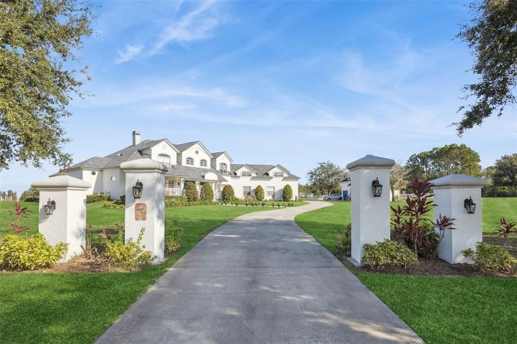 For Sale: $2,079,000 (5 beds, 5 baths, 6400 Square Feet)