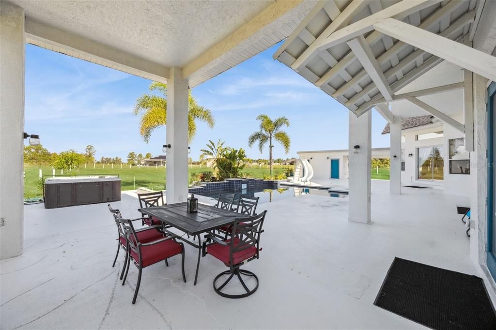 For Sale: $2,079,000 (5 beds, 5 baths, 6400 Square Feet)