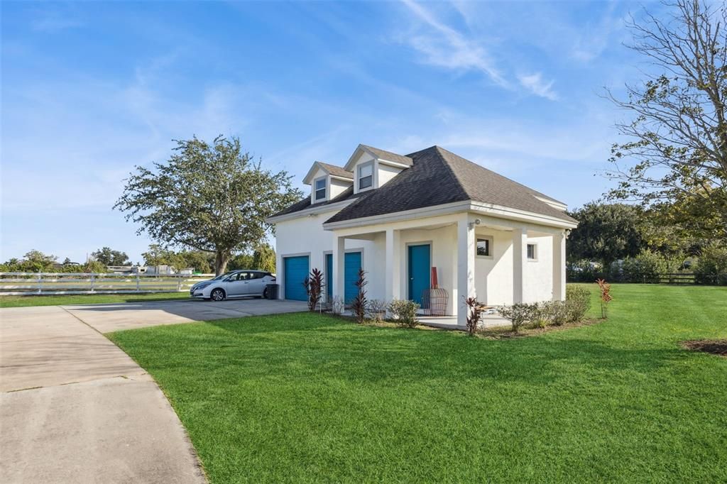 For Sale: $2,079,000 (5 beds, 5 baths, 6400 Square Feet)