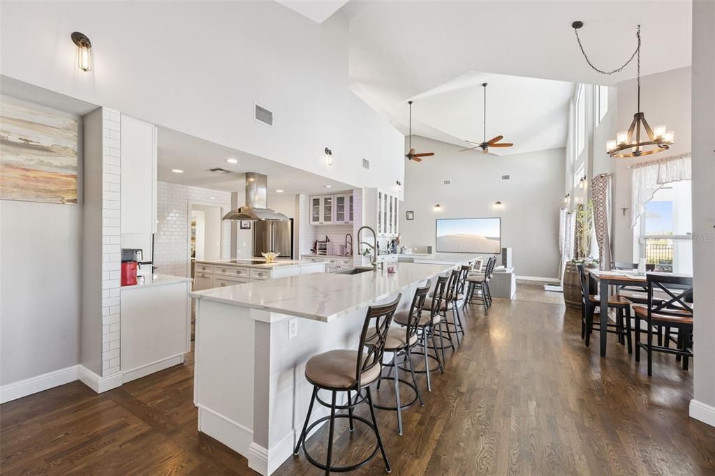 For Sale: $2,079,000 (5 beds, 5 baths, 6400 Square Feet)