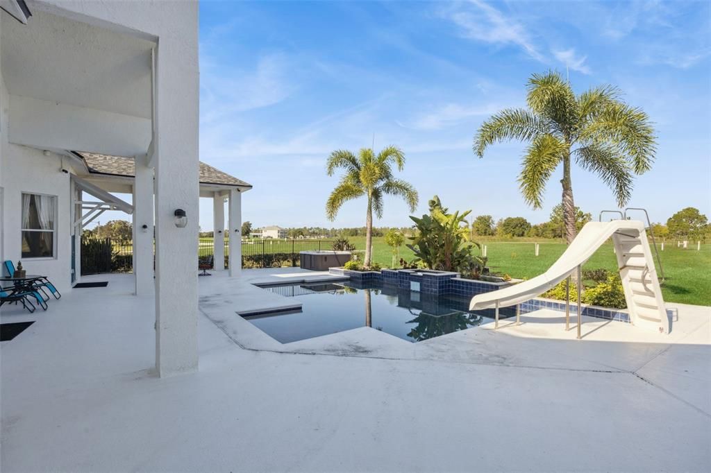 For Sale: $2,079,000 (5 beds, 5 baths, 6400 Square Feet)