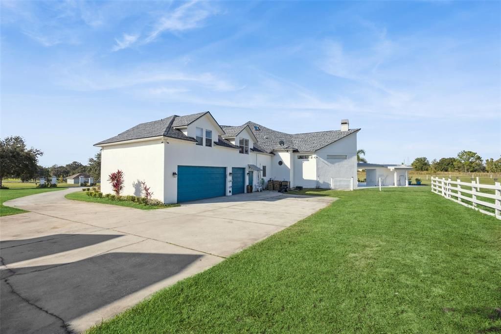 For Sale: $2,079,000 (5 beds, 5 baths, 6400 Square Feet)