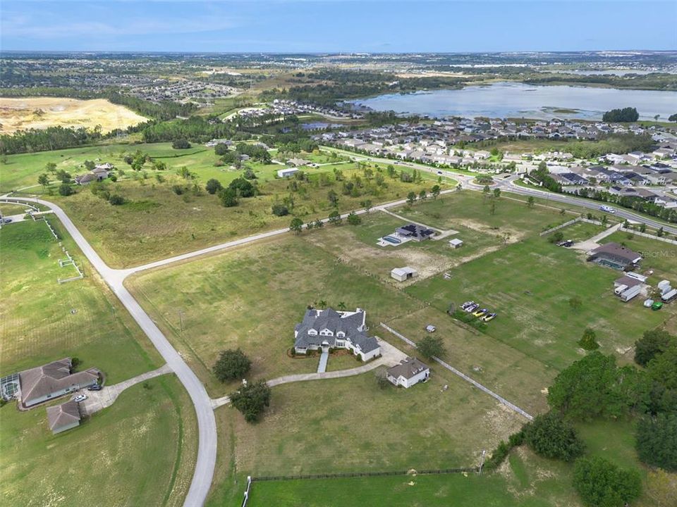 For Sale: $2,079,000 (5 beds, 5 baths, 6400 Square Feet)