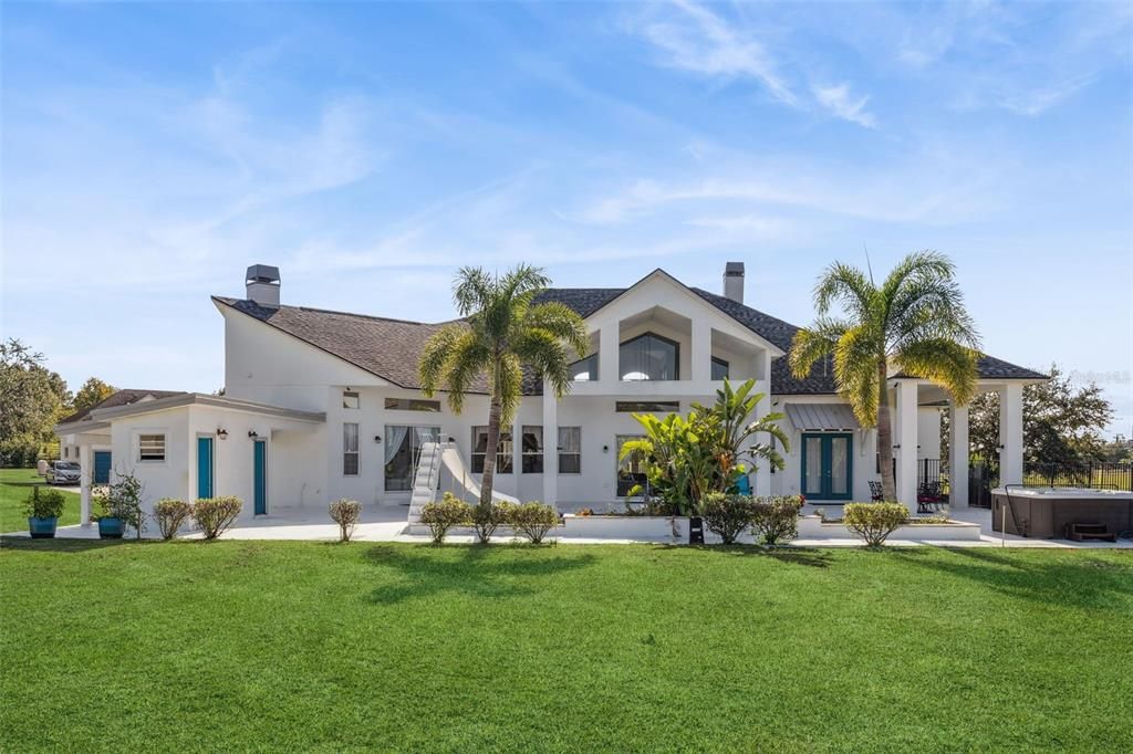 For Sale: $2,079,000 (5 beds, 5 baths, 6400 Square Feet)