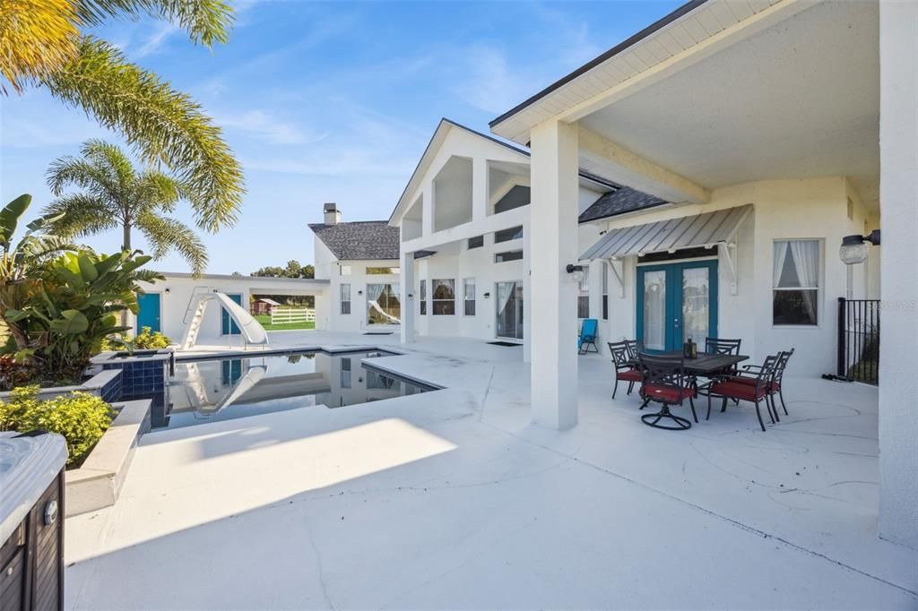 For Sale: $2,079,000 (5 beds, 5 baths, 6400 Square Feet)