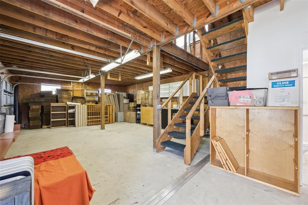 For Sale: $2,079,000 (5 beds, 5 baths, 6400 Square Feet)