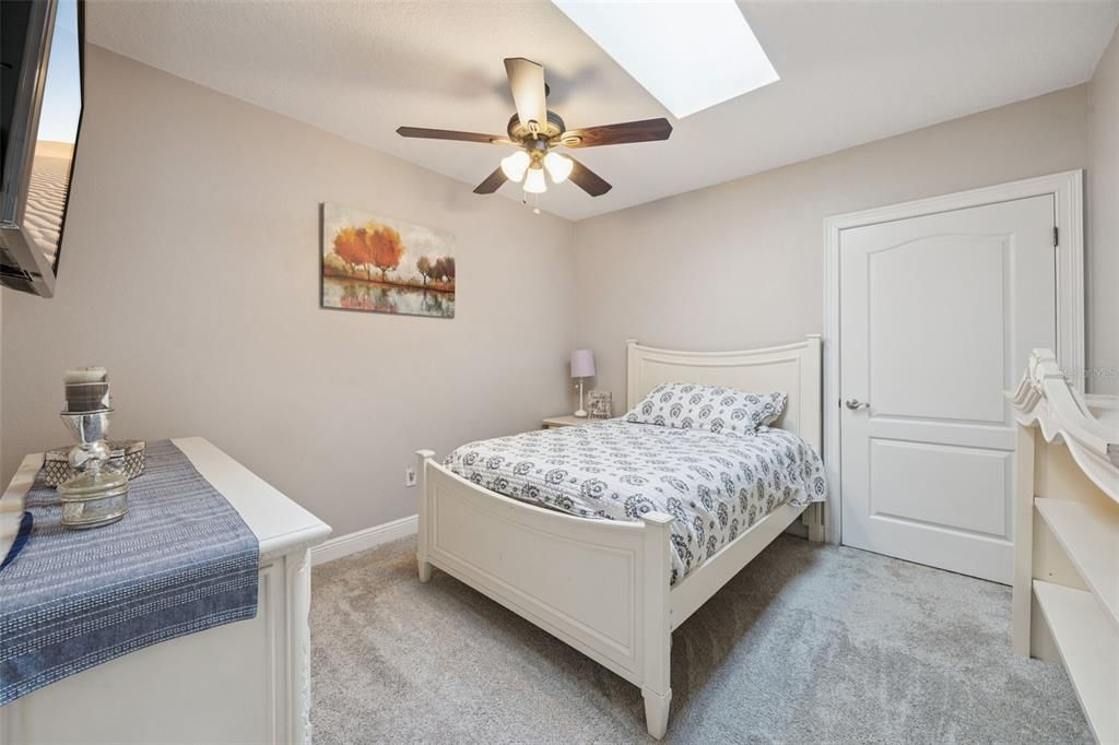 For Sale: $2,079,000 (5 beds, 5 baths, 6400 Square Feet)