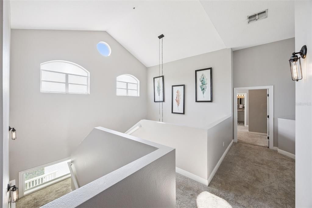 For Sale: $2,079,000 (5 beds, 5 baths, 6400 Square Feet)