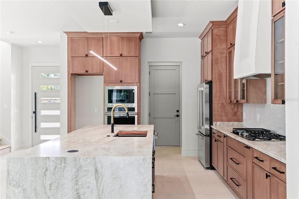 待售: $1,630,000 (4 贝兹, 3 浴室, 2812 平方英尺)