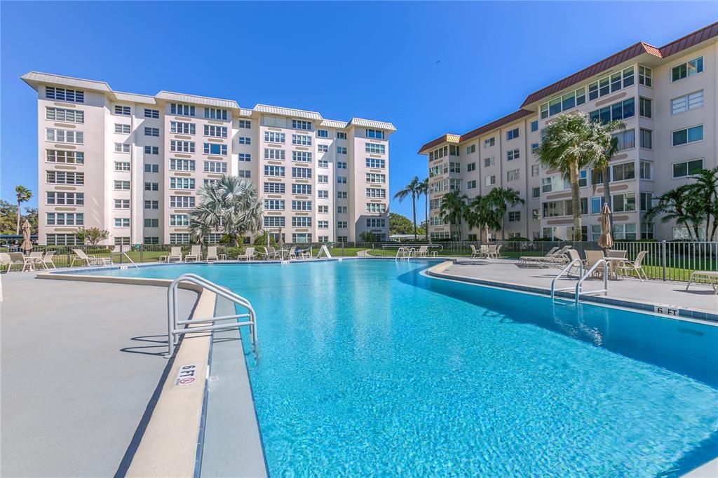 For Rent: $2,395 (1 beds, 1 baths, 695 Square Feet)