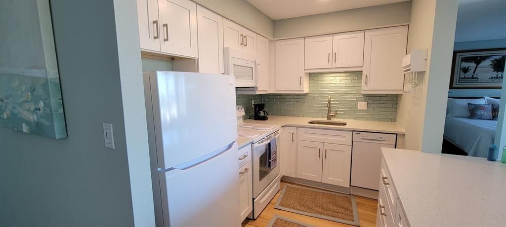For Rent: $2,395 (1 beds, 1 baths, 695 Square Feet)
