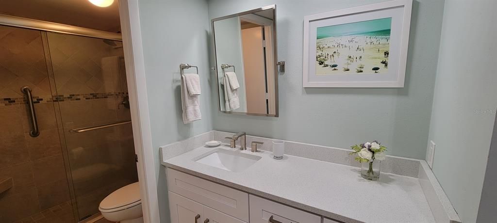 For Rent: $2,395 (1 beds, 1 baths, 695 Square Feet)