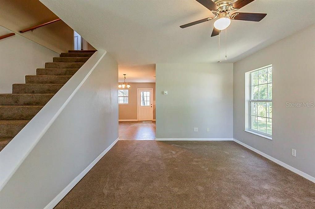 Active With Contract: $1,600 (2 beds, 2 baths, 1305 Square Feet)