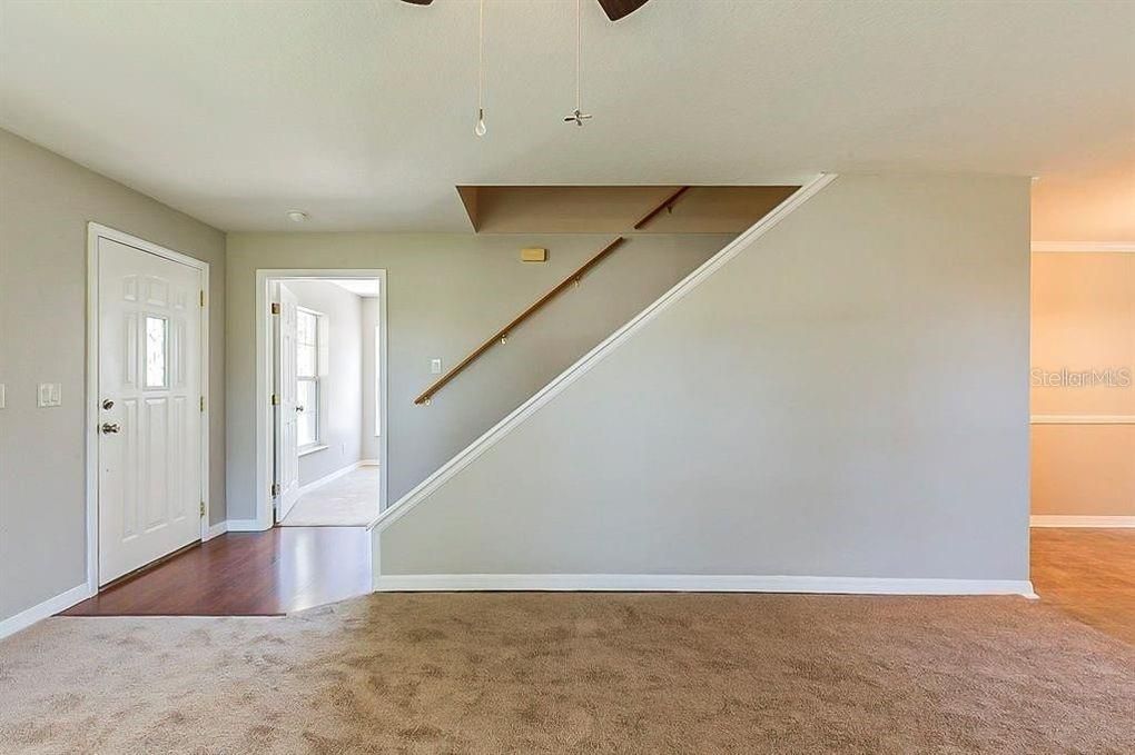 Active With Contract: $1,600 (2 beds, 2 baths, 1305 Square Feet)