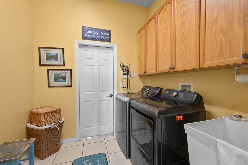 For Sale: $739,900 (4 beds, 3 baths, 2741 Square Feet)