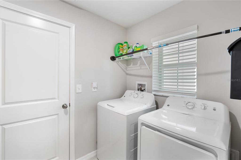 Active With Contract: $279,900 (3 beds, 2 baths, 1451 Square Feet)