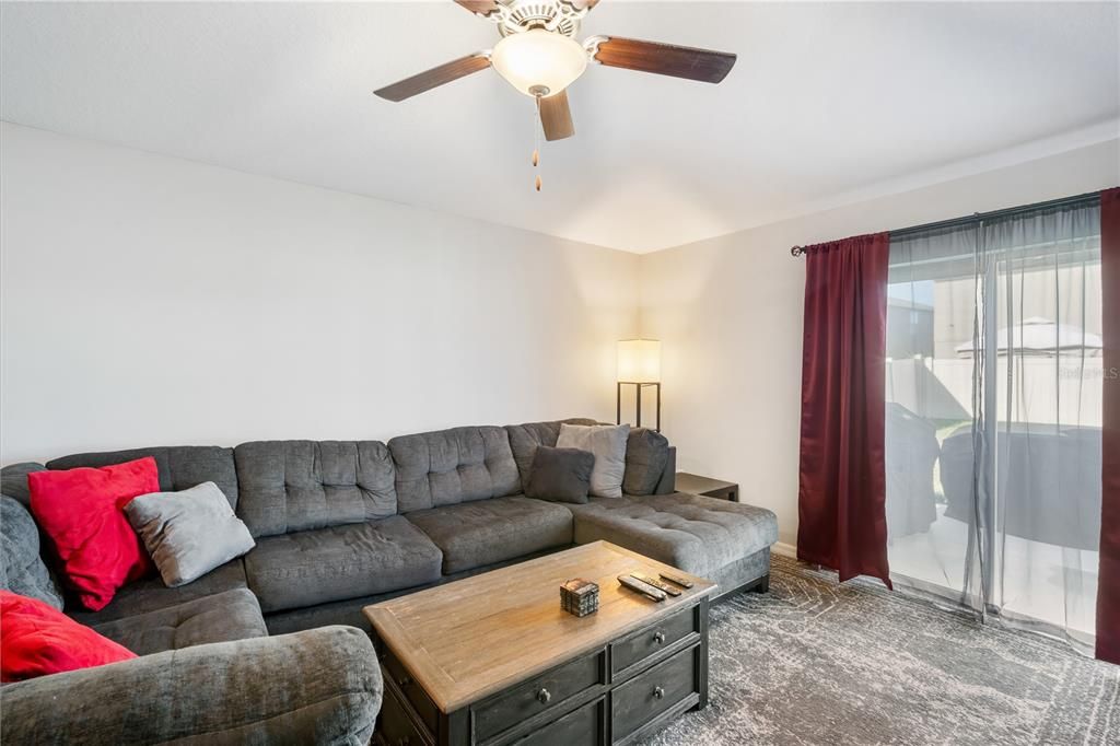 Active With Contract: $279,900 (3 beds, 2 baths, 1451 Square Feet)