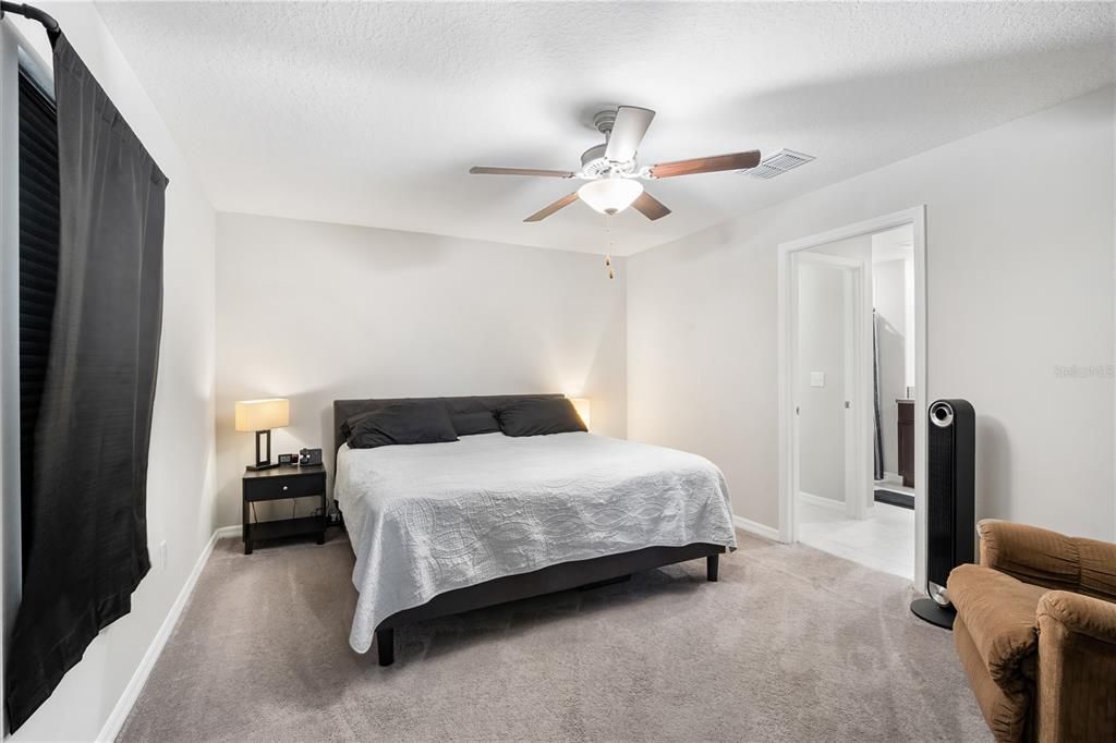 Active With Contract: $279,900 (3 beds, 2 baths, 1451 Square Feet)