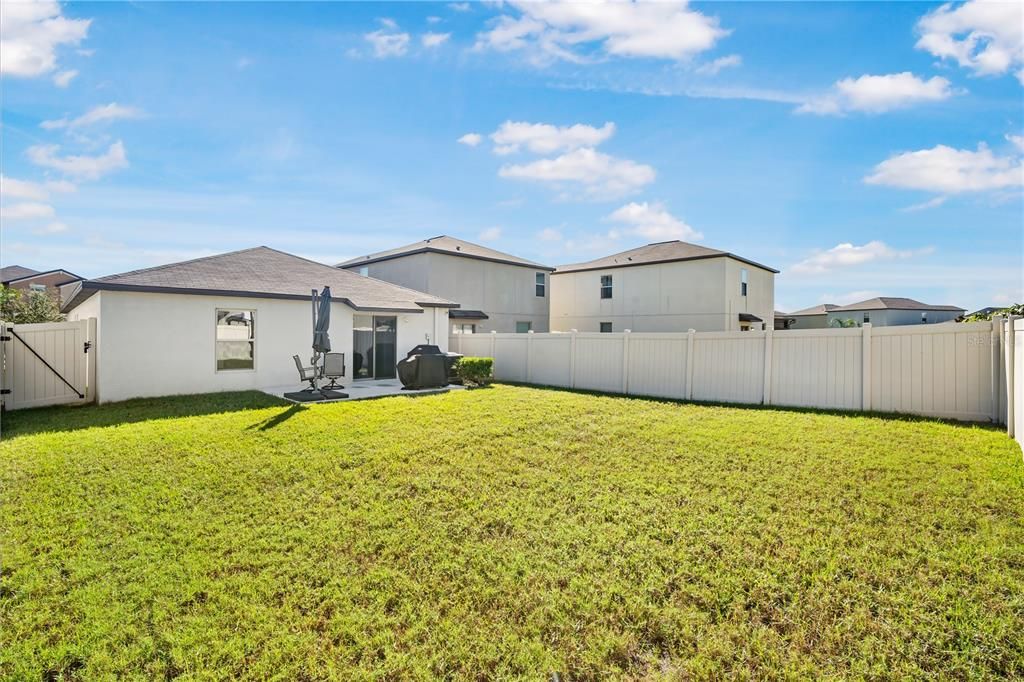 Active With Contract: $279,900 (3 beds, 2 baths, 1451 Square Feet)