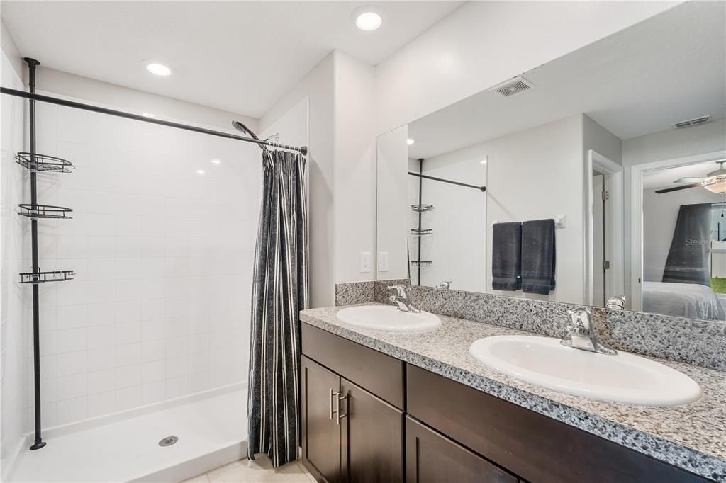 Active With Contract: $279,900 (3 beds, 2 baths, 1451 Square Feet)