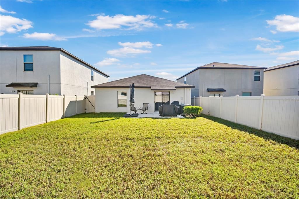 Active With Contract: $279,900 (3 beds, 2 baths, 1451 Square Feet)