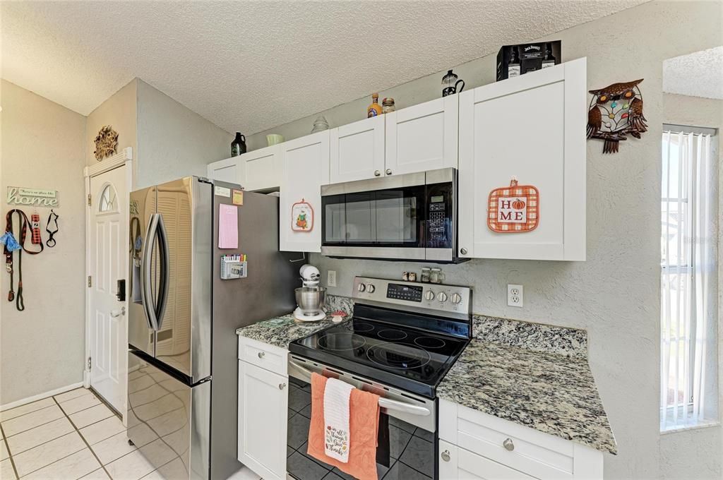 For Sale: $349,000 (3 beds, 2 baths, 1195 Square Feet)