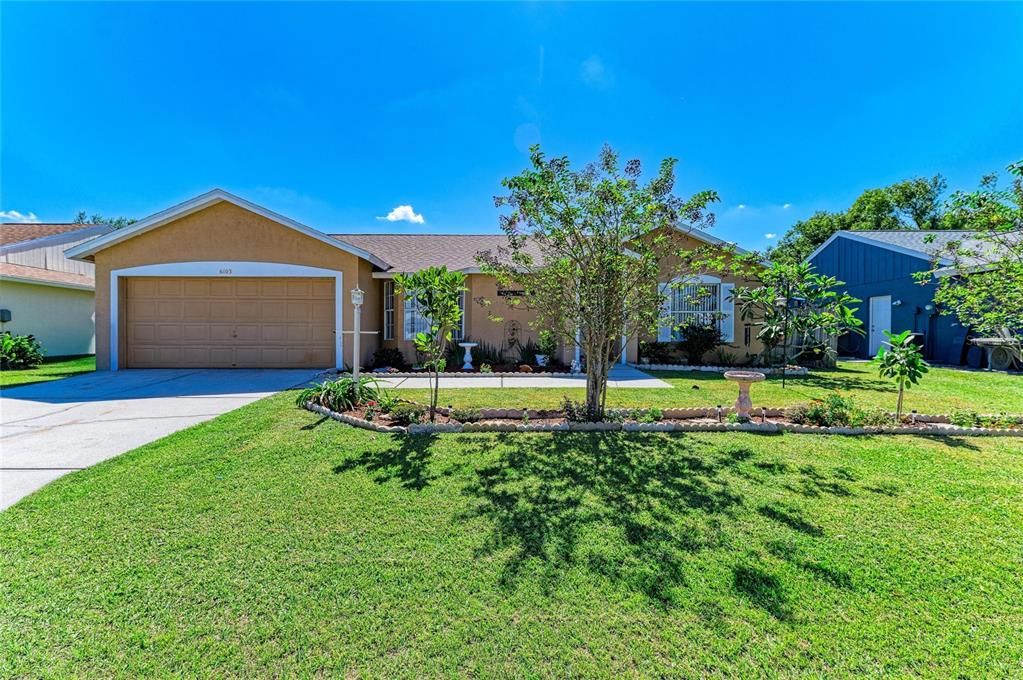 For Sale: $349,000 (3 beds, 2 baths, 1195 Square Feet)