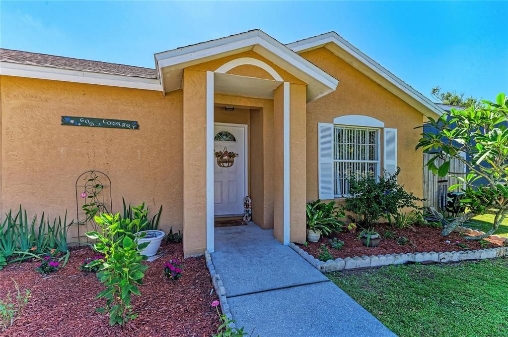 For Sale: $349,000 (3 beds, 2 baths, 1195 Square Feet)