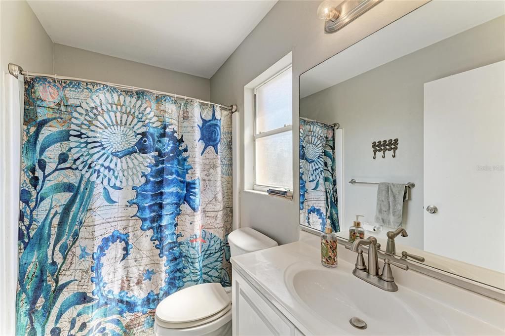 For Sale: $349,000 (3 beds, 2 baths, 1195 Square Feet)