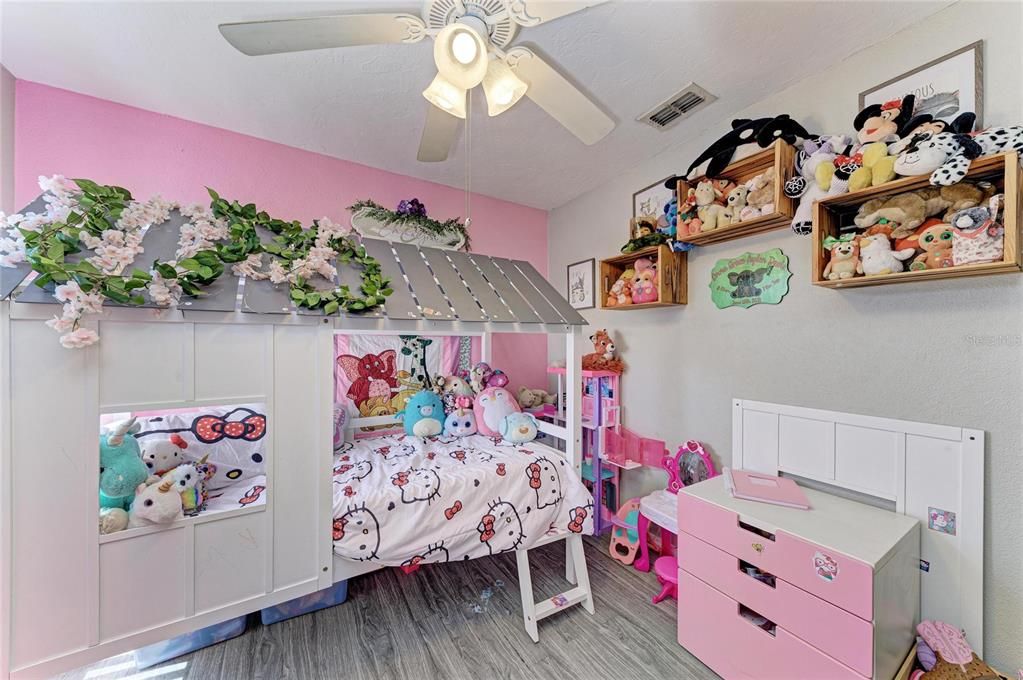 For Sale: $349,000 (3 beds, 2 baths, 1195 Square Feet)