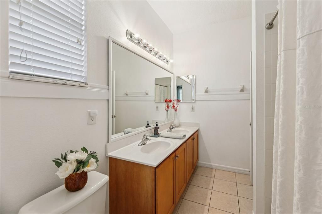 For Sale: $624,900 (3 beds, 2 baths, 2224 Square Feet)