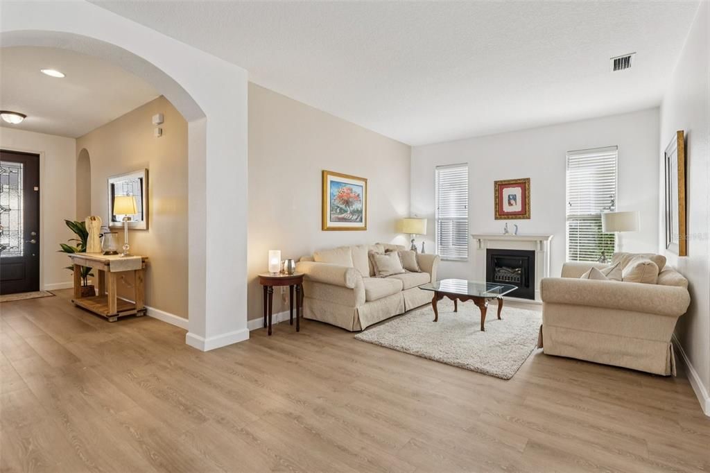 For Sale: $624,900 (3 beds, 2 baths, 2224 Square Feet)