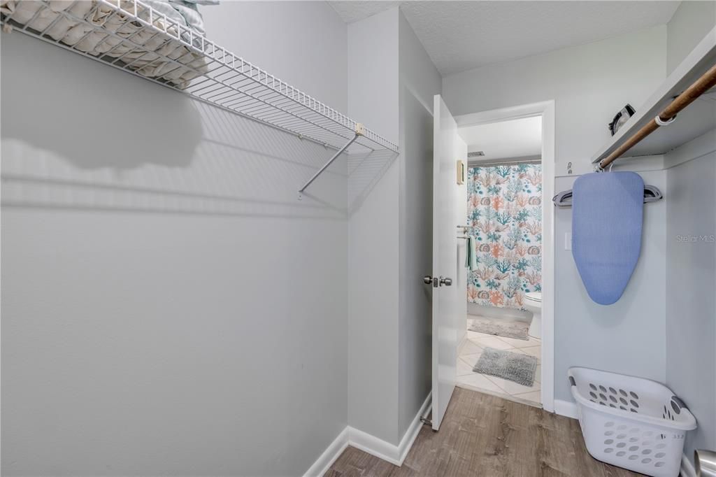 For Sale: $409,000 (1 beds, 1 baths, 720 Square Feet)