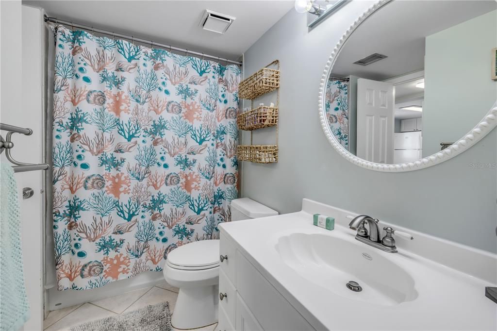 For Sale: $409,000 (1 beds, 1 baths, 720 Square Feet)