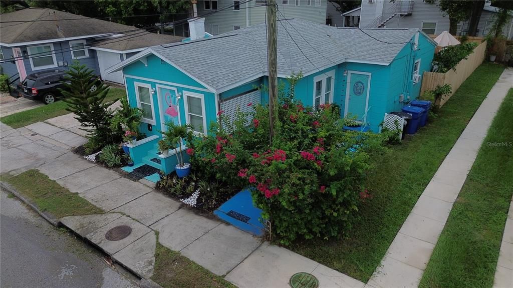 For Rent: $1,100 (1 beds, 1 baths, 300 Square Feet)