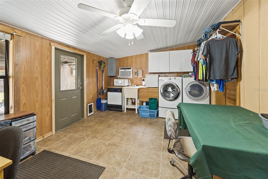 For Sale: $579,900 (4 beds, 2 baths, 2540 Square Feet)