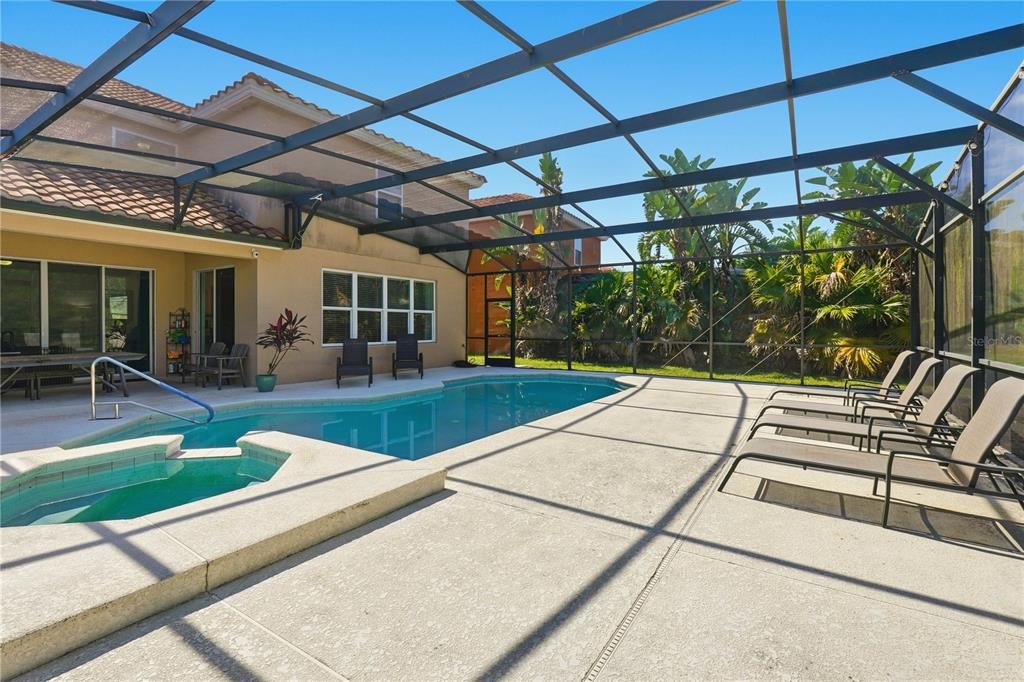 For Sale: $535,000 (6 beds, 5 baths, 3579 Square Feet)