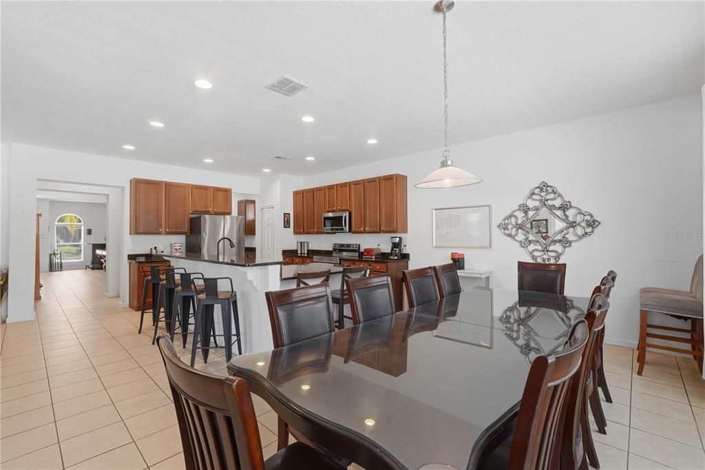 For Sale: $535,000 (6 beds, 5 baths, 3579 Square Feet)