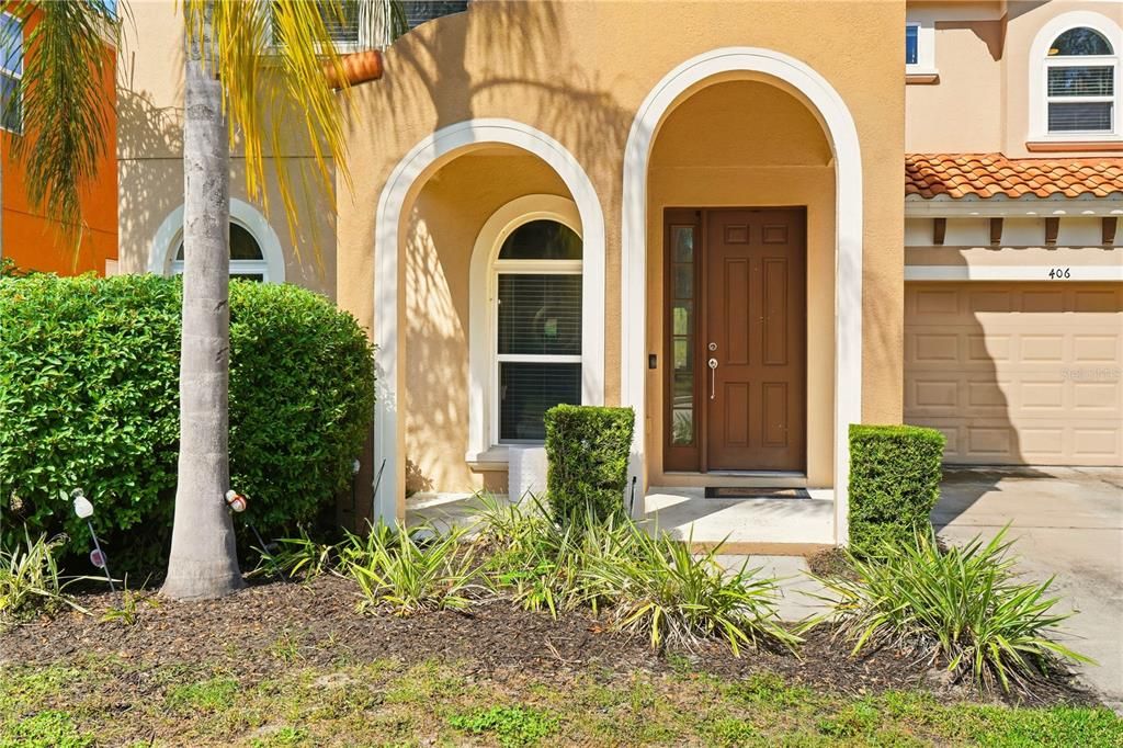 For Sale: $535,000 (6 beds, 5 baths, 3579 Square Feet)