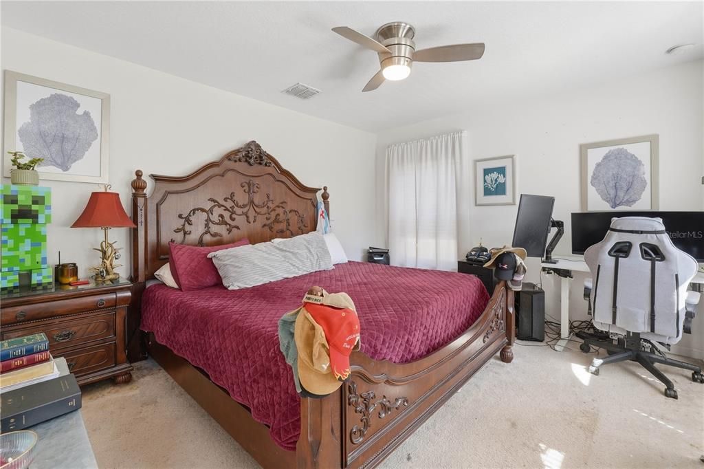 For Sale: $535,000 (6 beds, 5 baths, 3579 Square Feet)