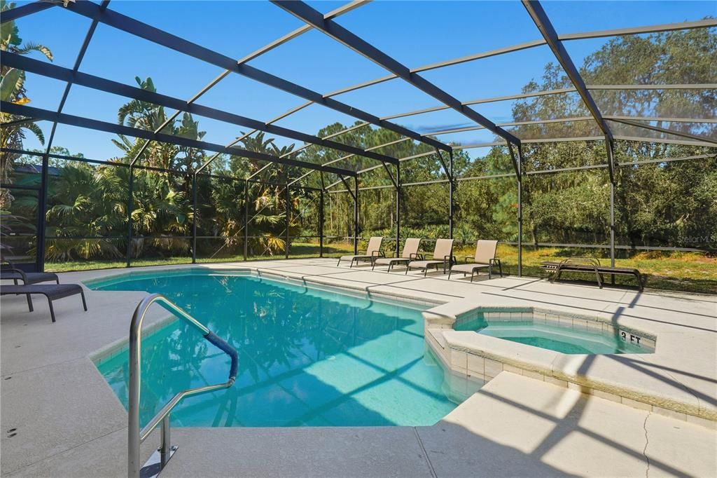 For Sale: $535,000 (6 beds, 5 baths, 3579 Square Feet)