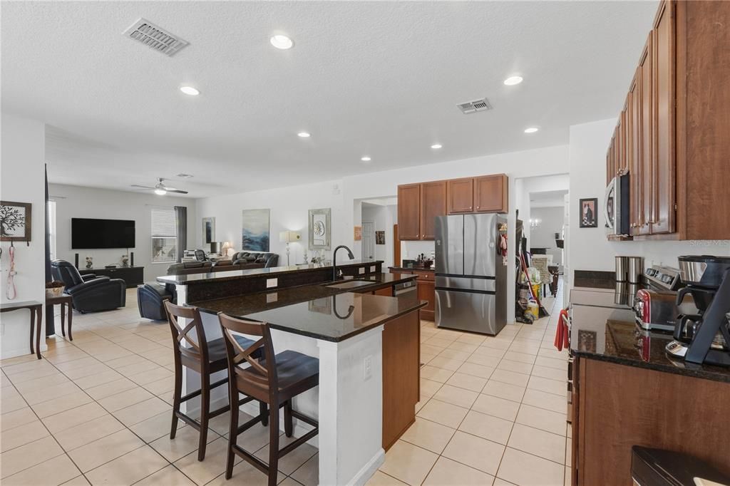 For Sale: $535,000 (6 beds, 5 baths, 3579 Square Feet)