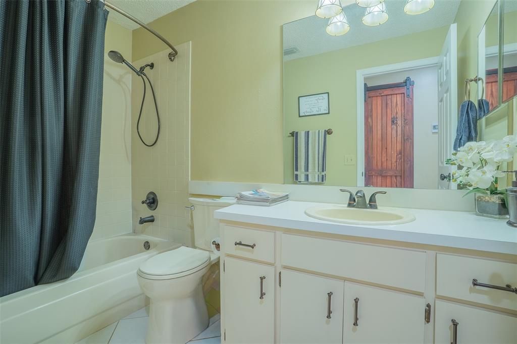 For Sale: $315,000 (3 beds, 2 baths, 1484 Square Feet)