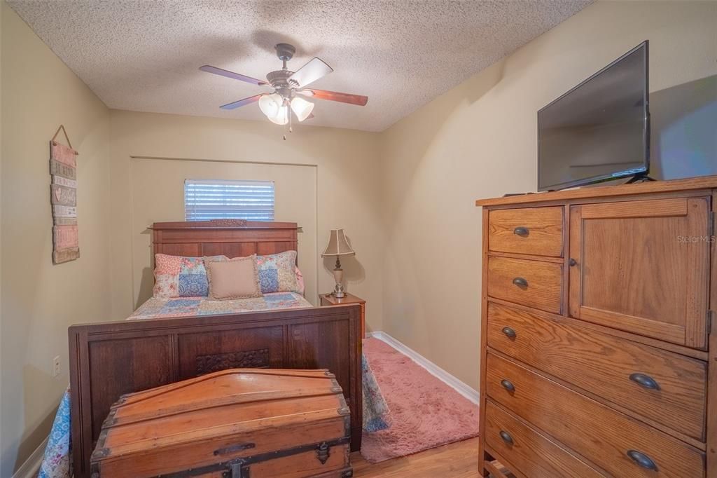 For Sale: $315,000 (3 beds, 2 baths, 1484 Square Feet)