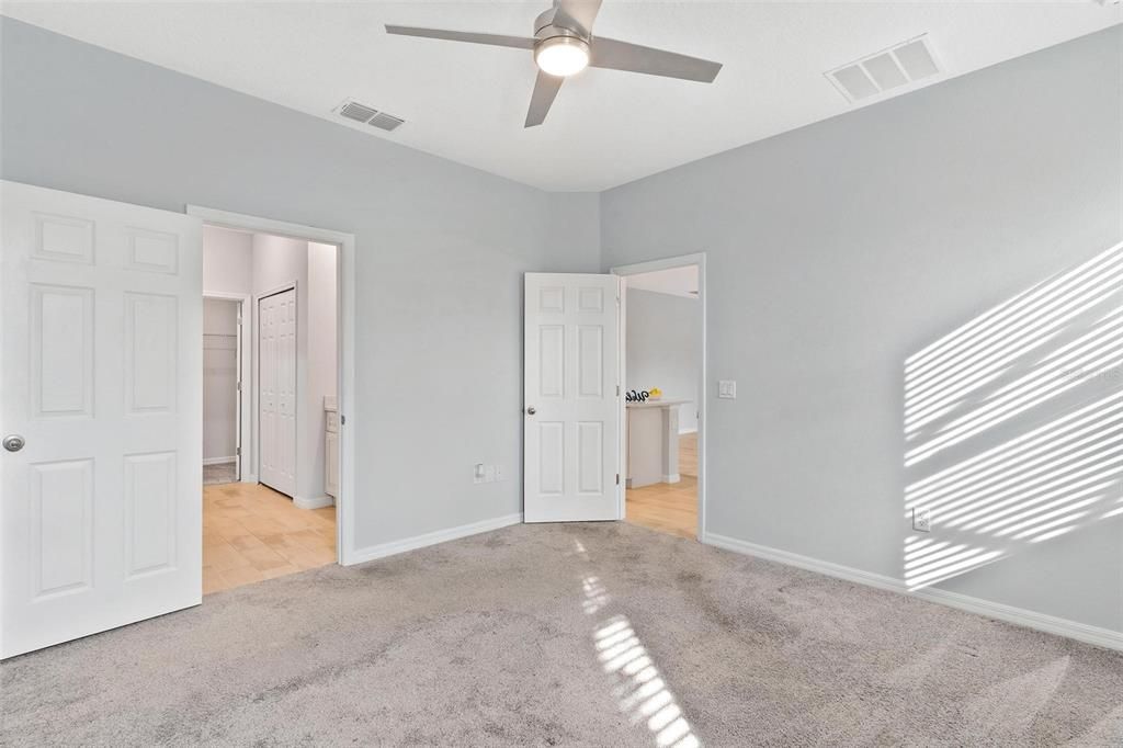 For Sale: $329,900 (3 beds, 2 baths, 1552 Square Feet)