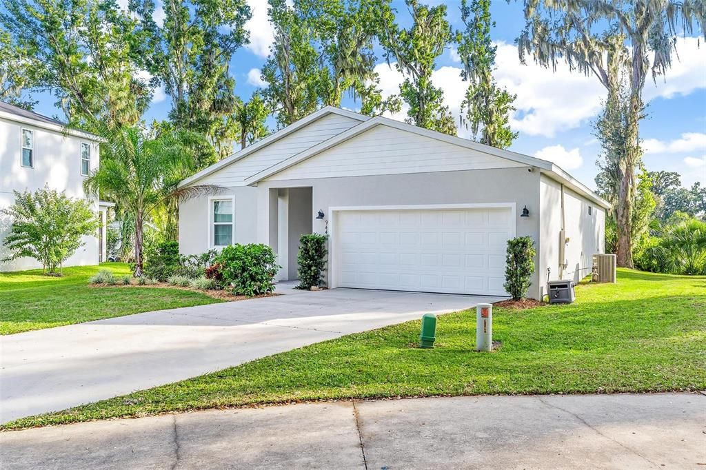 For Sale: $329,900 (3 beds, 2 baths, 1552 Square Feet)