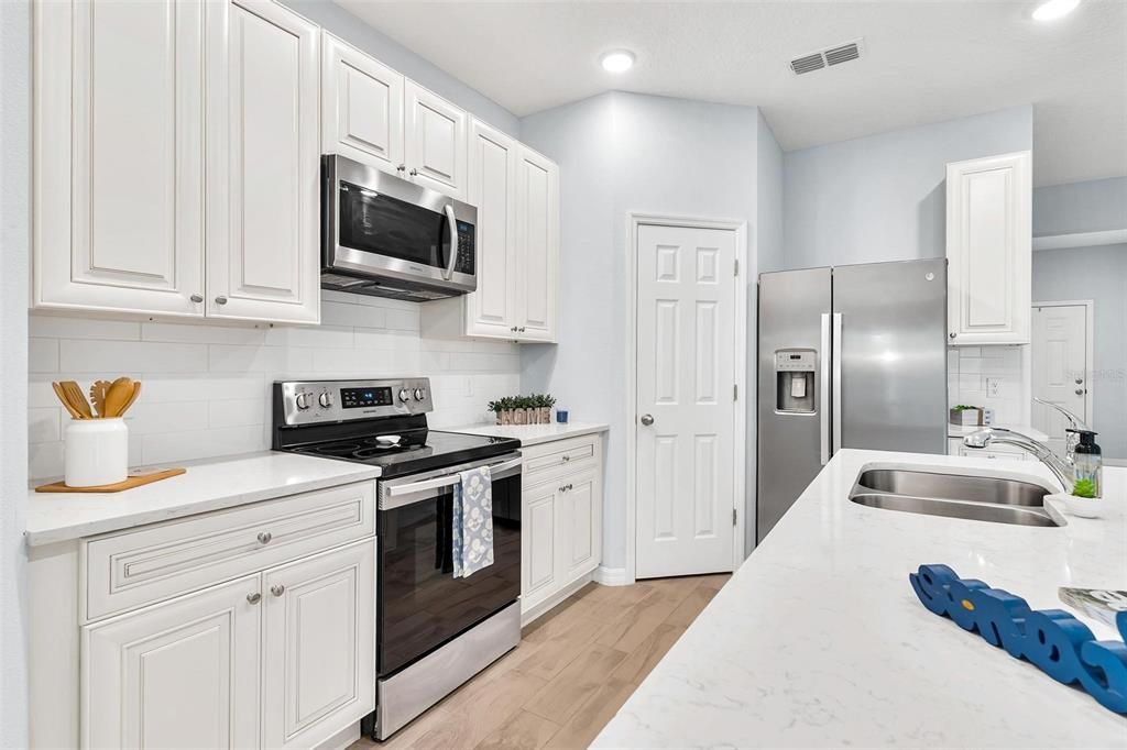 For Sale: $329,900 (3 beds, 2 baths, 1552 Square Feet)